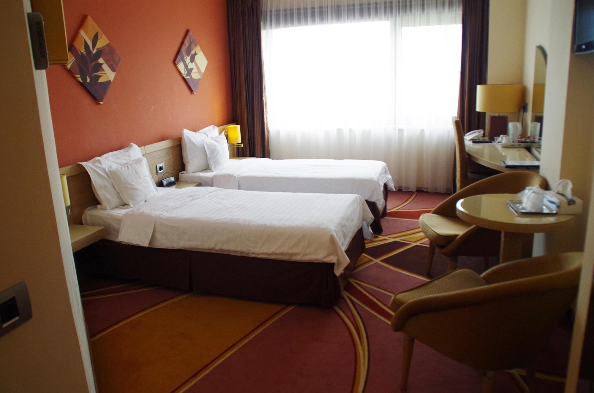 Mari Vila Hotel Bucureşti Ngoại thất bức ảnh