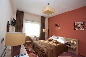 Mari Vila Hotel Bucureşti Ngoại thất bức ảnh