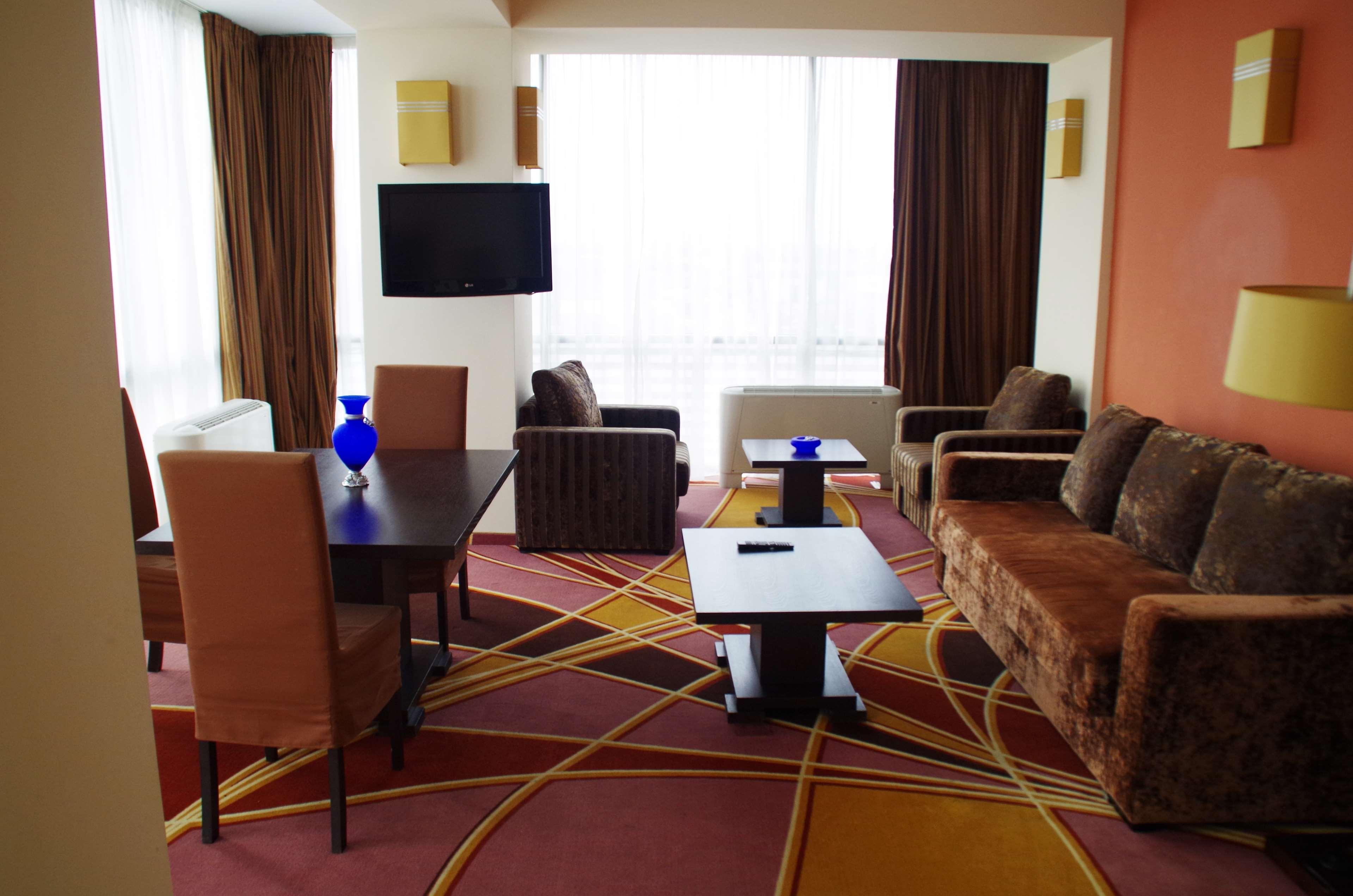 Mari Vila Hotel Bucureşti Ngoại thất bức ảnh