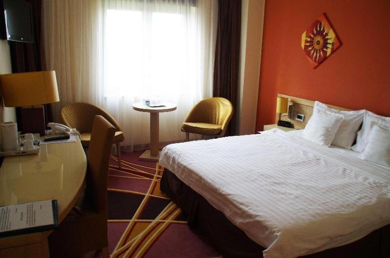 Mari Vila Hotel Bucureşti Phòng bức ảnh